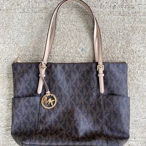 ⭐️SOLD⭐️ Michael Kors Purse